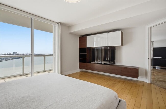 Building Photo - 50 Biscayne Blvd