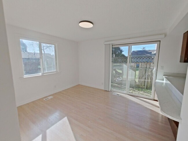 Building Photo - Charming 2 bedroom House in Junction City