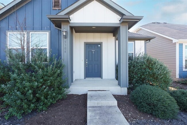 Building Photo - 5304 Golden Canary Ln