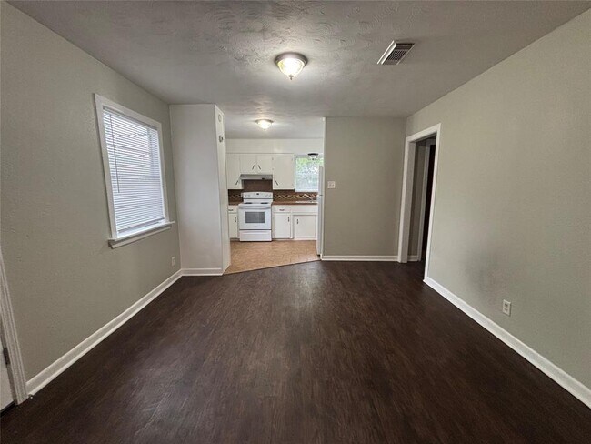 Building Photo - 1406 N Appomattox Dr