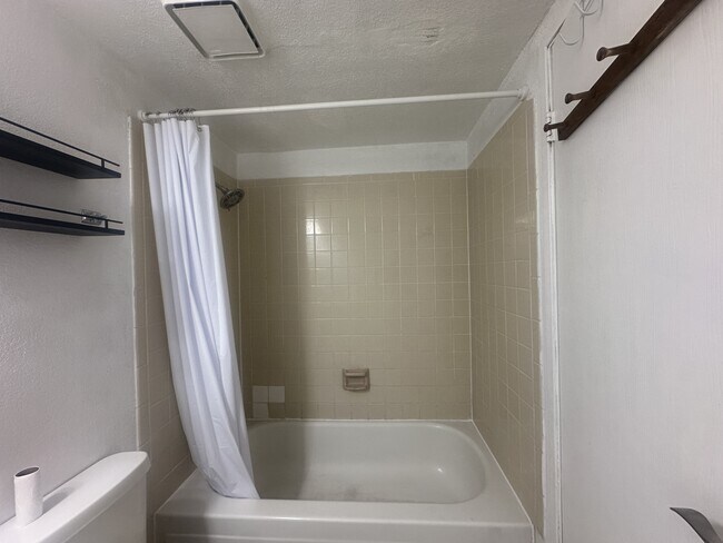 Building Photo - 4707 Cessna Ave