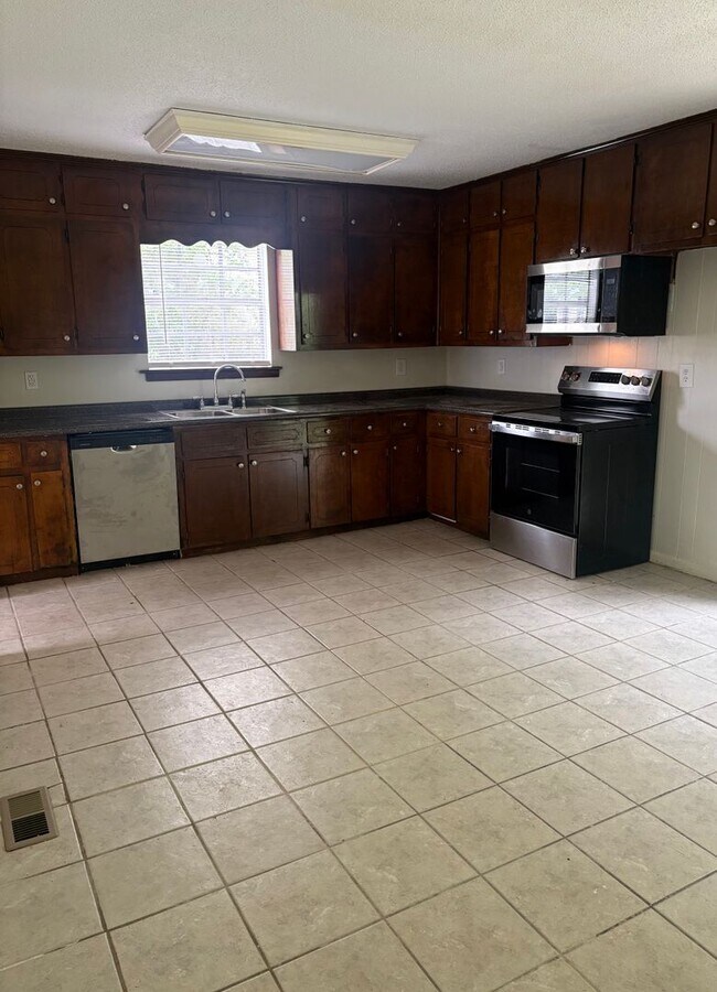 Building Photo - New For Rent!