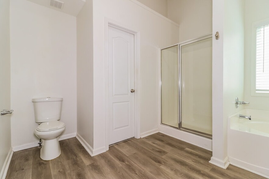 Building Photo - 6695 White Walnut Way