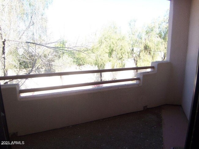 Building Photo - 1800 W Elliot Rd