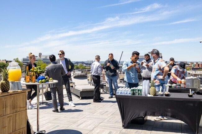 Building Photo - 190 Academy St