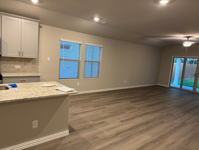 Building Photo - 919 Elijah Ln