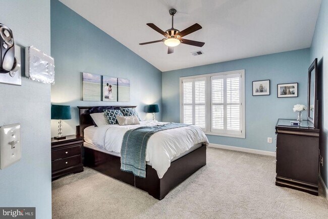 Building Photo - 901 Harrison Cir