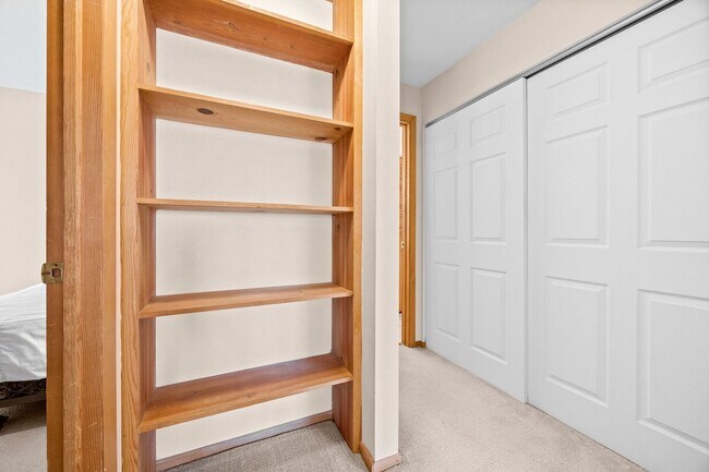 Building Photo - Bright & Peaceful 2BR Condo in South Bould...