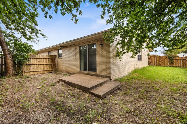 Building Photo - 1409 Paseo Del Oro