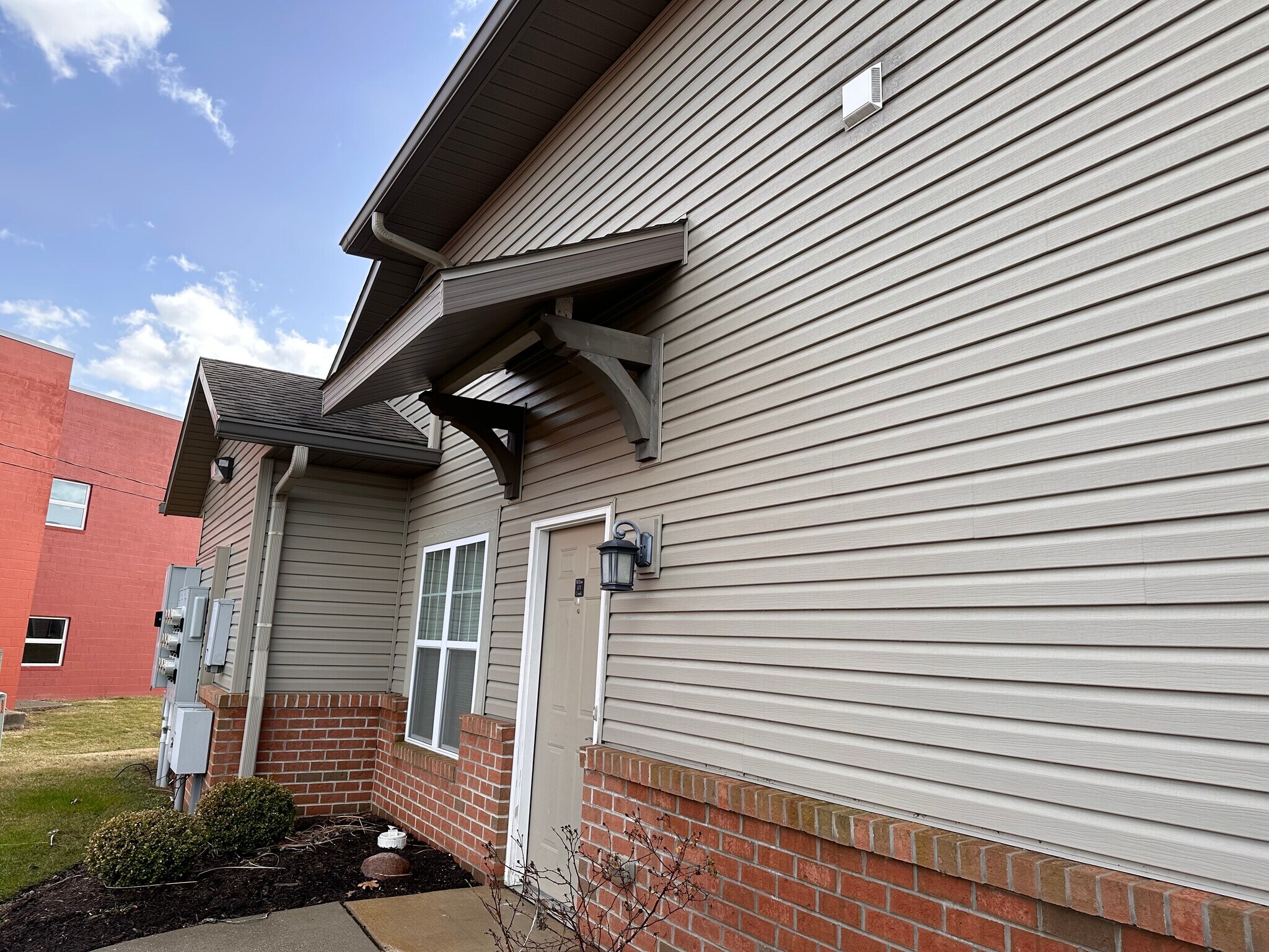 Building Photo - 1065 Reimer Rd