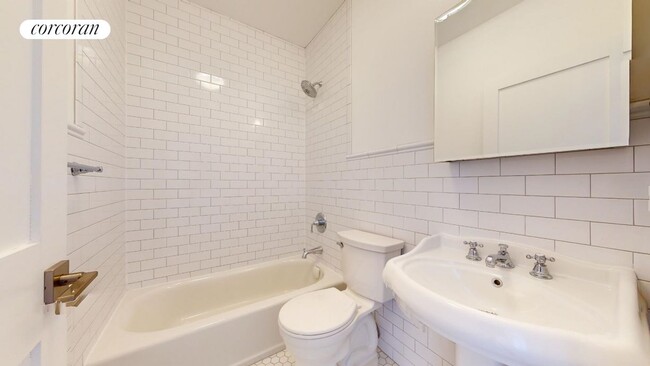 Building Photo - 346 43rd St