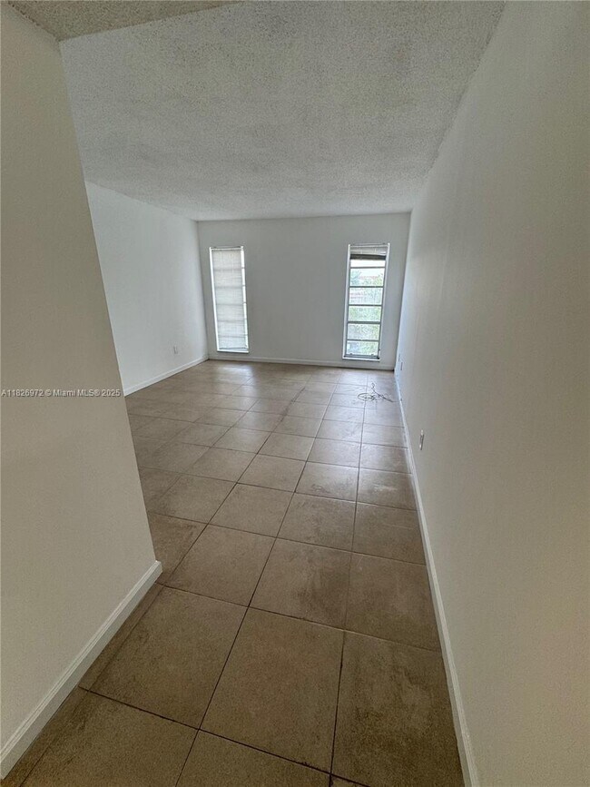 Building Photo - 4848 NW 24th Ct