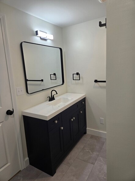 Building Photo - 20 Poirier Pl