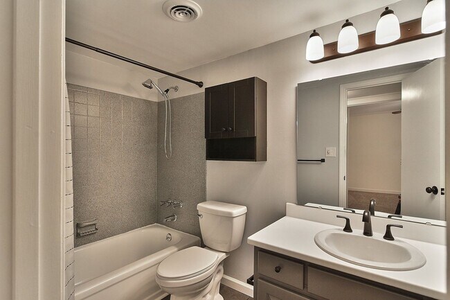 Building Photo - Riverhill Apartments