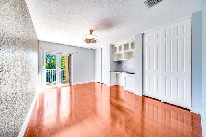 Building Photo - 2324 Simonson Dr