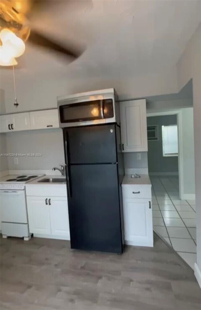 Primary Photo - 2118 N 19th Ave
