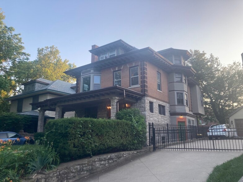 Building Photo - 3784 Washington St