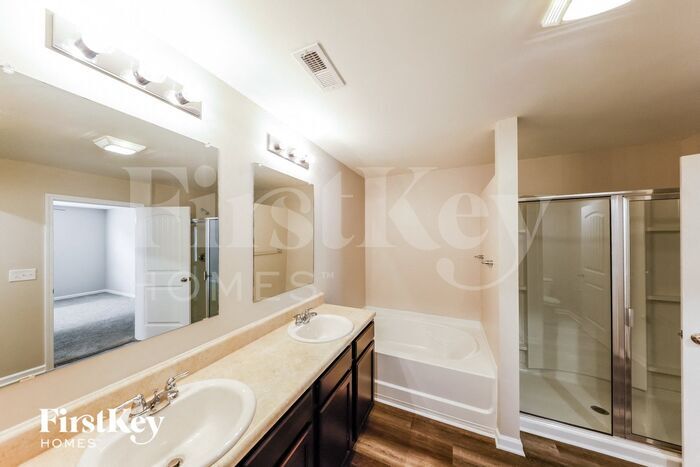 Building Photo - 11485 Cedar Glades Dr