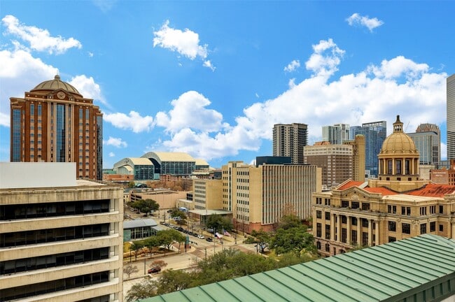 Building Photo - 201 Main St