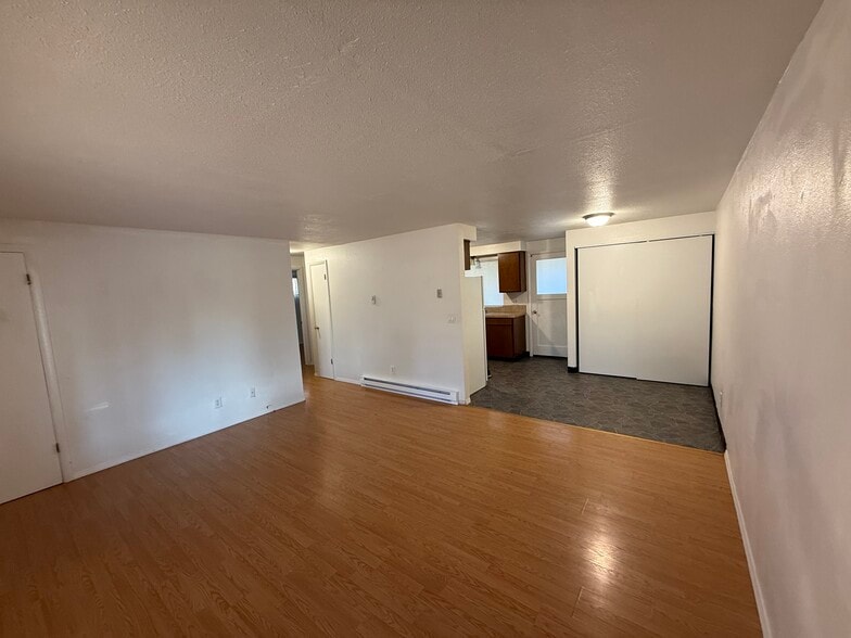 Spacious living area - 2403 s kimball ave