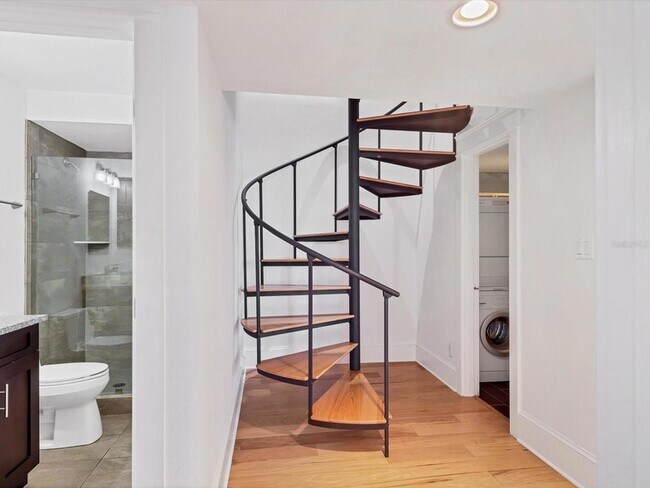 Building Photo - 226 Golden Gate Point