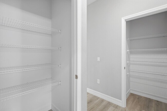 Building Photo - 5574 SW 128th Pl