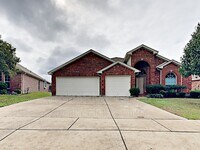 Building Photo - 2024 El Camino Dr
