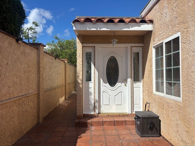 Building Photo - Charming 2-Bedroom Home with 2-Car Garage in Chula Vista