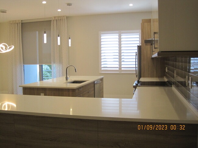 Building Photo - 4033 NW 17th Way