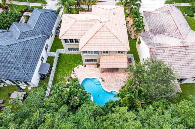 Building Photo - 1325 Camellia Cir