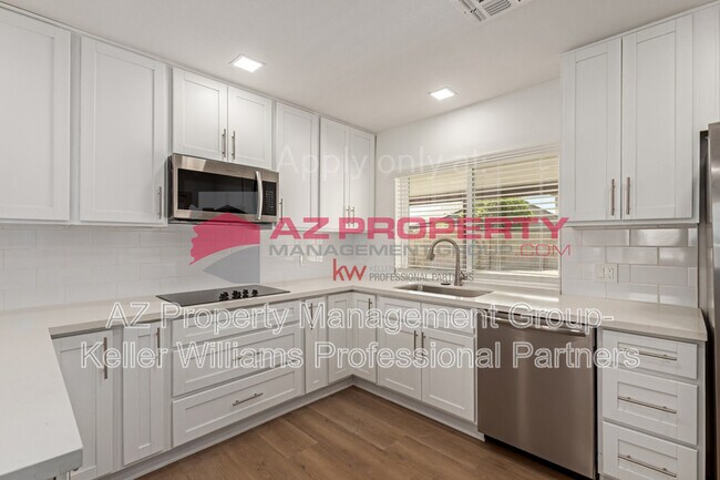 Building Photo - 7660 W Palmaire Ave