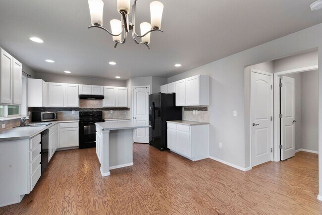 Building Photo - 3 Bedroom 2 1/2 Bath in Loveland