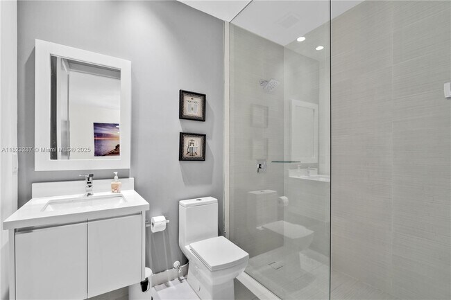 Building Photo - 10334 NW 66th St