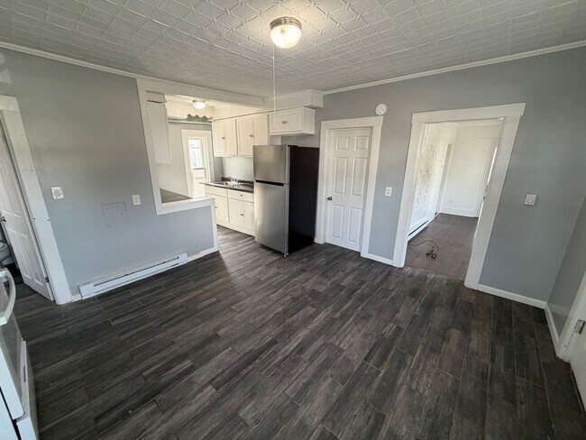 Building Photo - 45 Aspen St