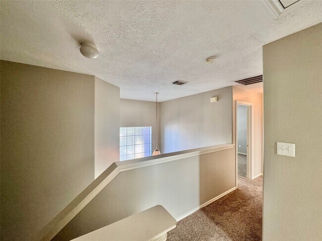 Building Photo - 10630 Acacia Forest tr