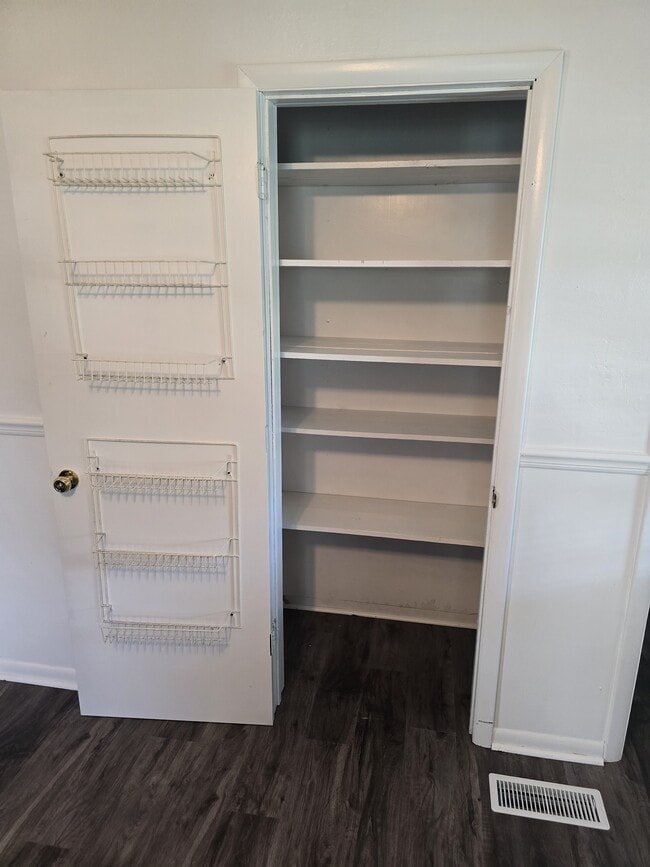 Building Photo - 3508 Forest Ter