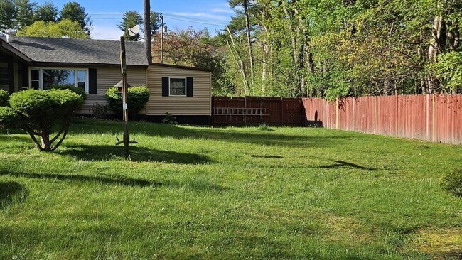 Building Photo - 2 Hedgeway St