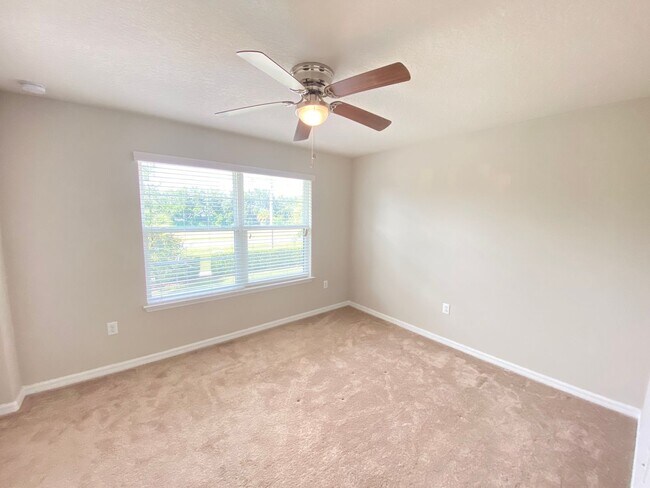 Building Photo - 3Bdrm 2.5 Bath 2-Car garage ---- Tapestry ...