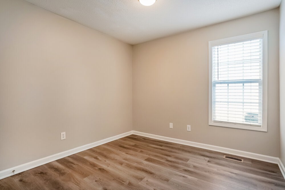 Building Photo - 1256 Grovewood Dr