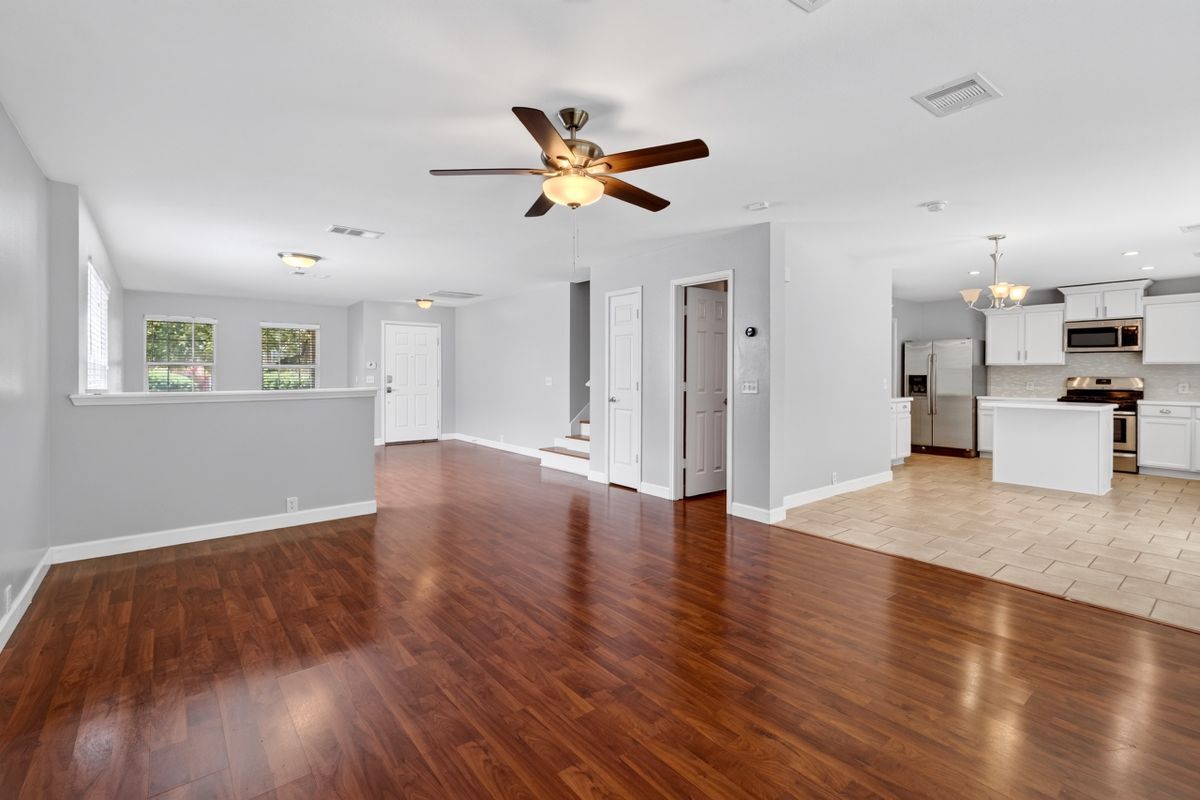 Building Photo - 7711 Parkwood Way