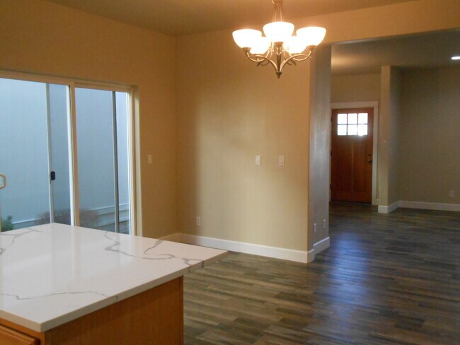Building Photo - 61746 Darla Pl