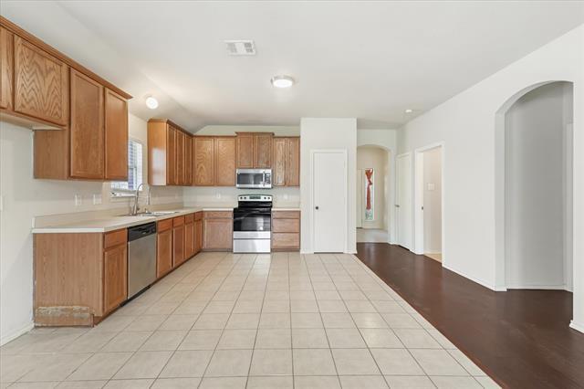 Building Photo - 4600 Leeds Dr