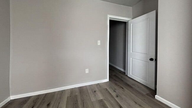 Building Photo - Modern 3-Bed, 1.5-Bath Rental with In-Unit Laundry