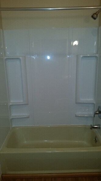 Bathroom - 405 S 6th St