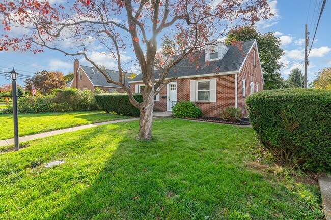 Building Photo - Charming 2BR Cape Cod