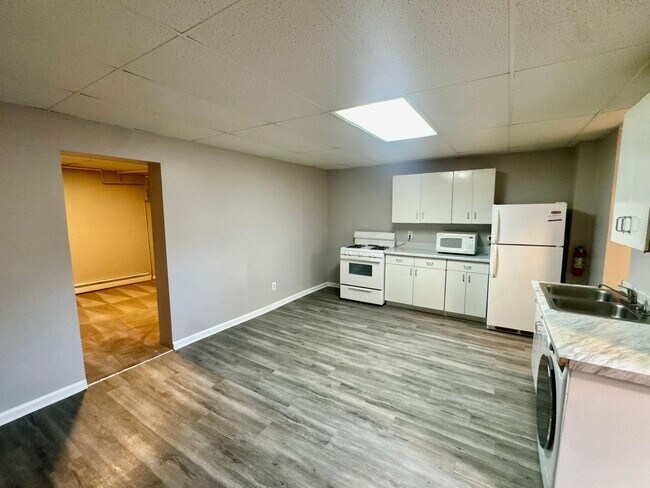 Interior Photo - 30th Ave