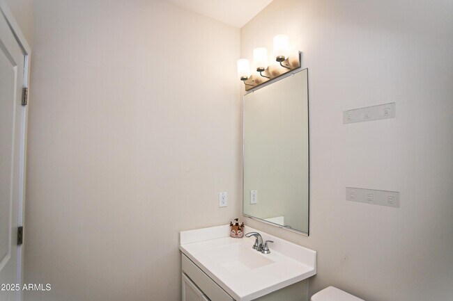 Building Photo - 7865 N 79th Ave