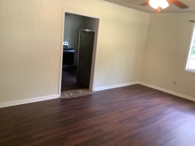 Building Photo - 200 Martin Dr