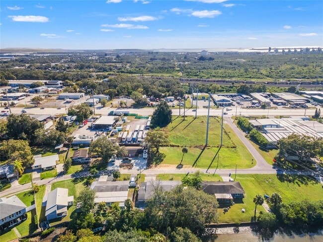 Building Photo - 4504 S 26th Ave