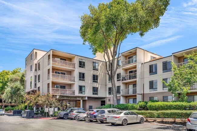 Building Photo - 470 N Civic Dr